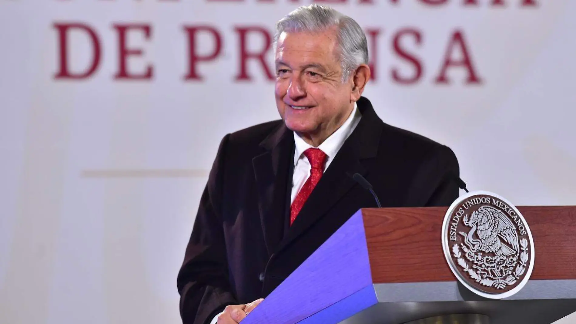 AMLO celebra que el peso no se ha devaluado en su sexenio